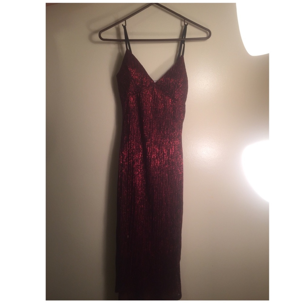 RED SHINY DRESS